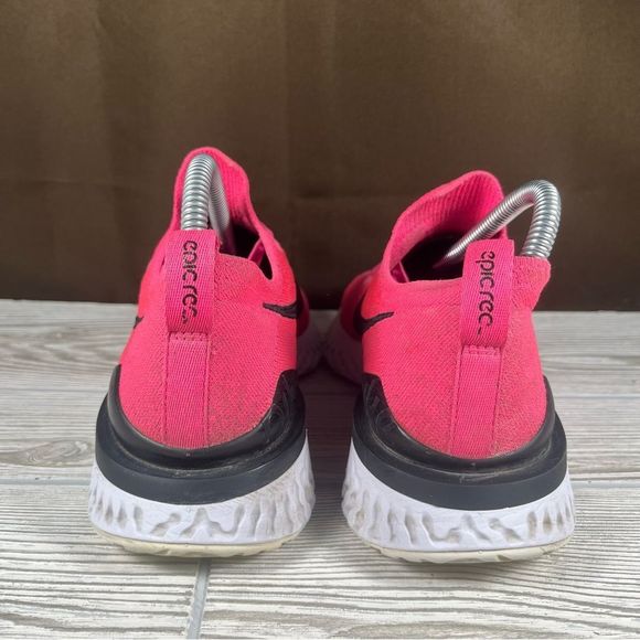 Nike Epic React Flyknit 2 Chile Red Running Shoe Athletic Sneaker Womens 8.5 - Picture 4 of 8
